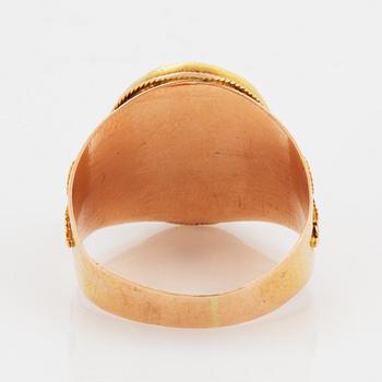 Ring, guld med miniatyrporträtt (Kung) Kristian VII (1749-1808) Kung av Danmark & Norge  i Cornelius Höyers art.