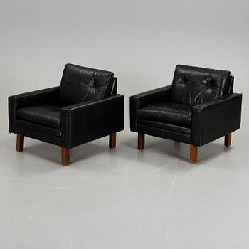 FÅTÖLJER, ett par. 1900-tal.