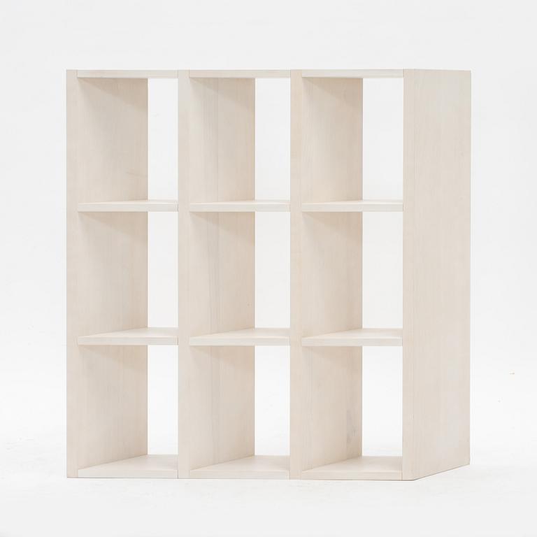 Anki Gneib, a birch 'Squeeze' shelf, Room.