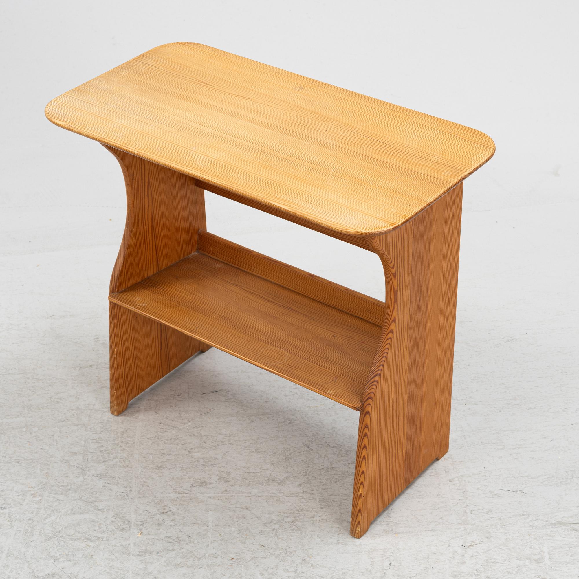 Carl Malmsten, sängbord, "Guldheden". 1900-talets andra hälft.