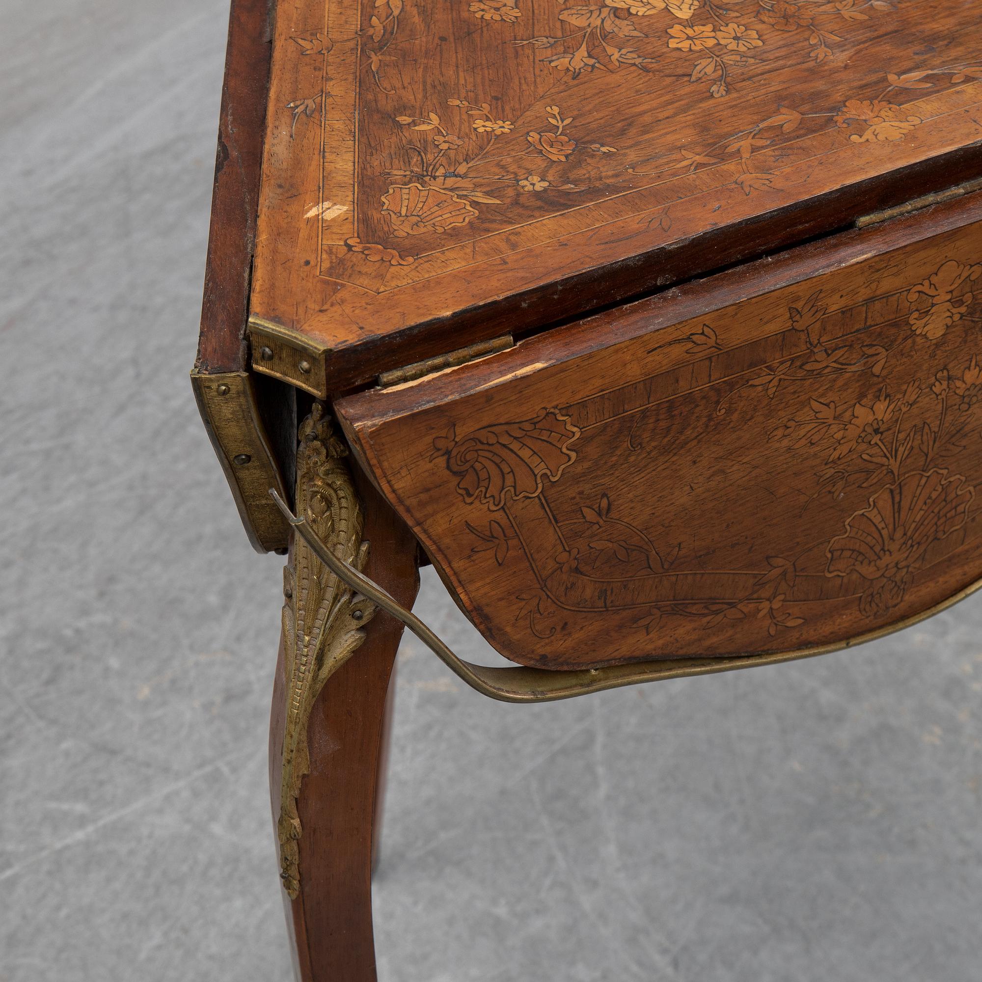 Klaffbord, Louis XV-stil, Frankrike, omkring 1900.