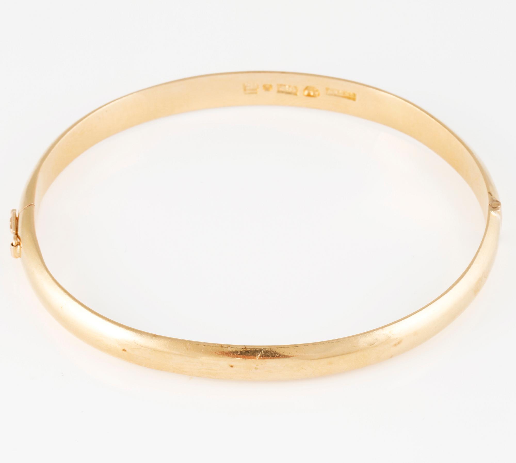 ARMRING, 18K guld, Ossner & Larsson, Göteborg, 1958. Vikt 30,5 gram.