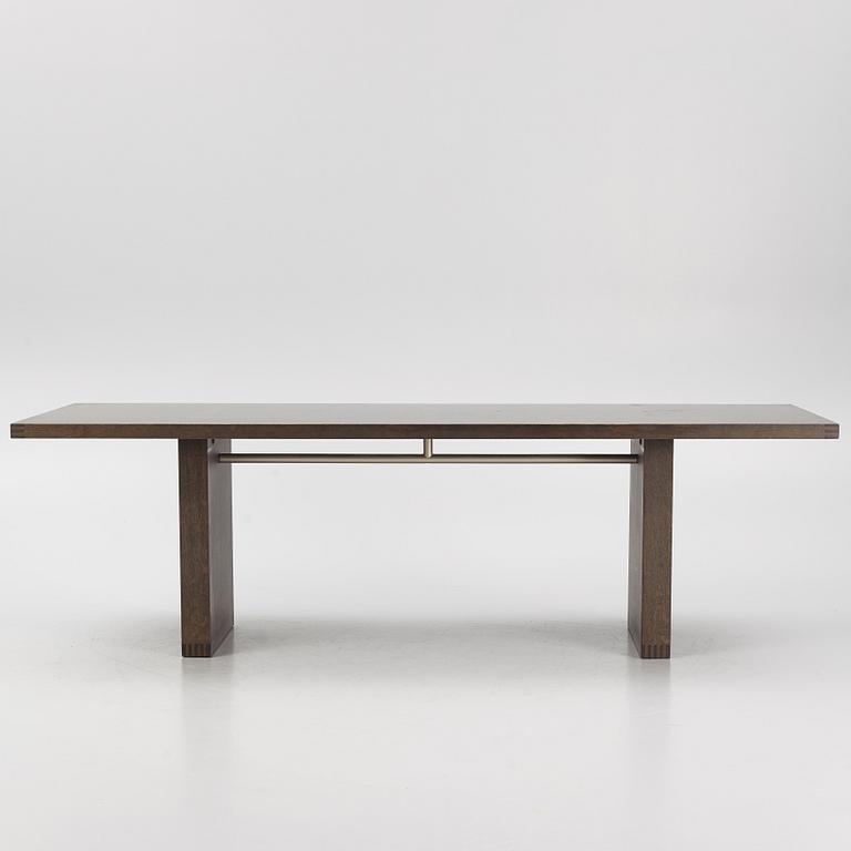 Antonio Citterio, a 'Simposio' dining table, Max Alto B&B Italia.