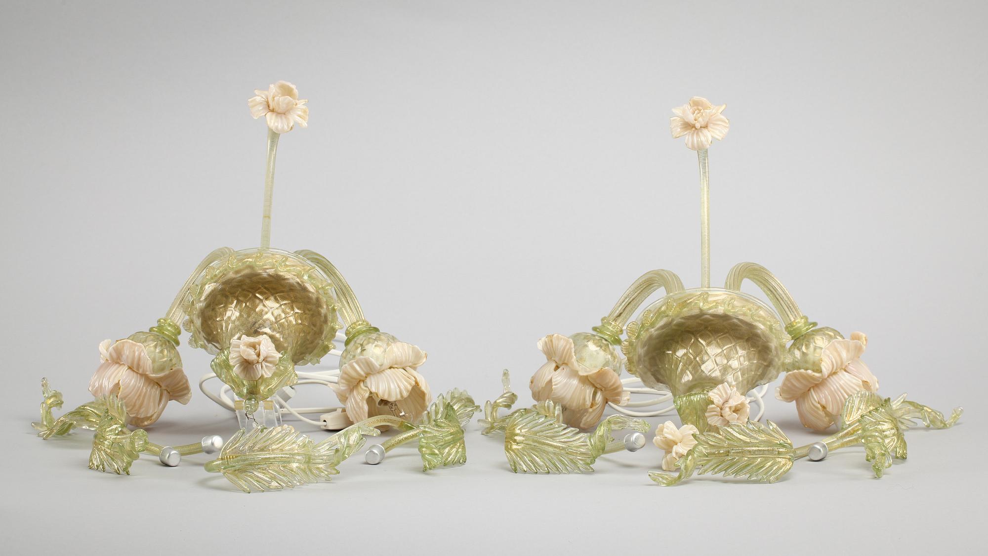 LAMPETTER, ett par, glas, venetianska, 1900-tal. H ca 40.