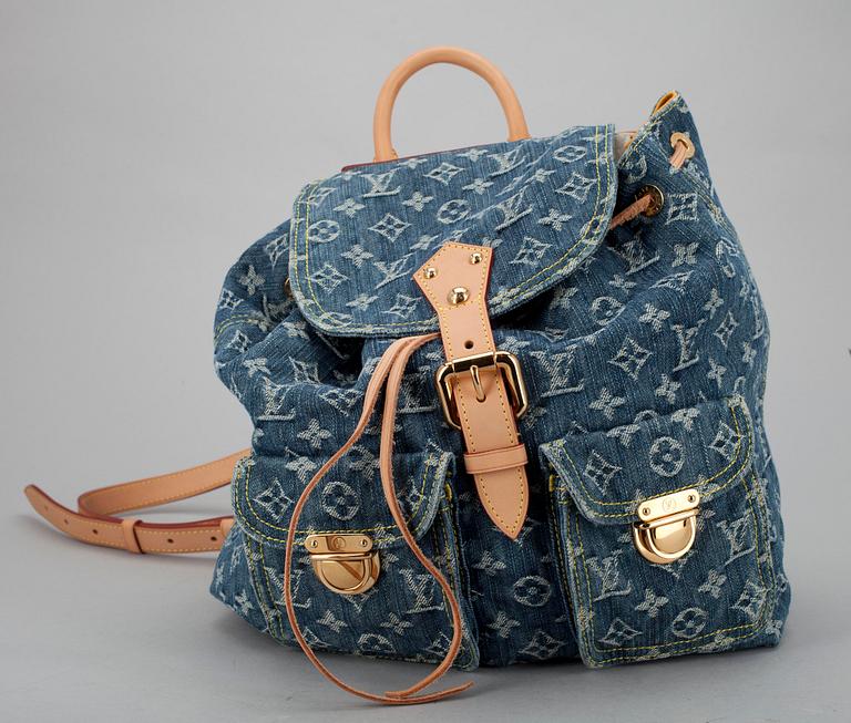 RYGGSÄCK, Louis Vuitton.