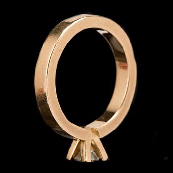RING, 18k med solitär briljantslipad diamant ca 0,30ct. Vikt ca 3,5g.