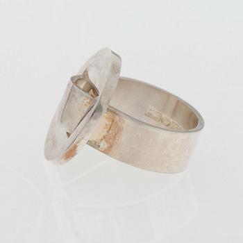 RING, silver. Pekka Piekäinen, Auran Kultaseppä, Åbo 1973.