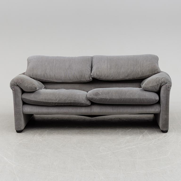 A second half of the 20th century 'Maralunga' sofa my Vico Magistretti for Cassina, Italy.