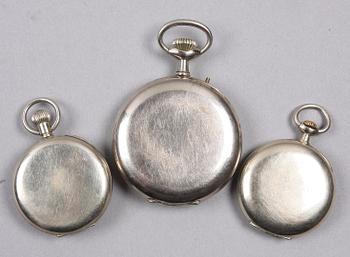 FICKUR, 3 st, vitmetall, bl a Omega och Mappin & Webb, tidigt 1900-tal.