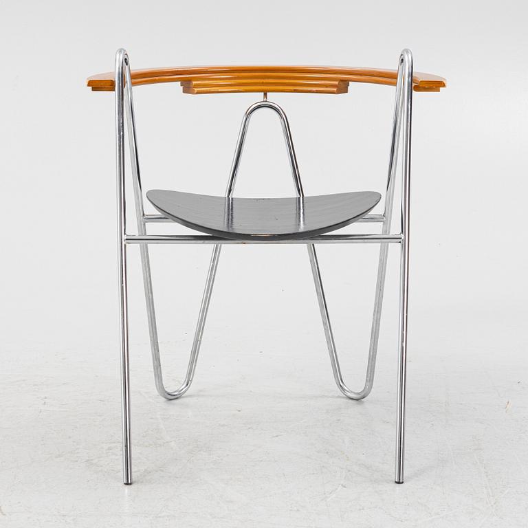Pentti Hakala, karmstol, "W-chair", Korhonen, formgiven 1985.