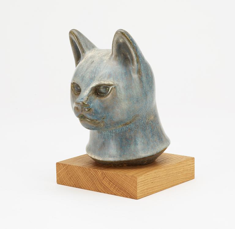 A Gunnar Nylund stoneware figure of a cat's head, Rörstrand.