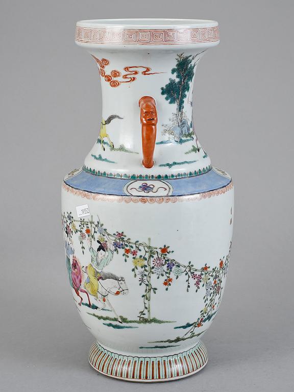 VAS, porslin, Kina, sent 1800-tal.