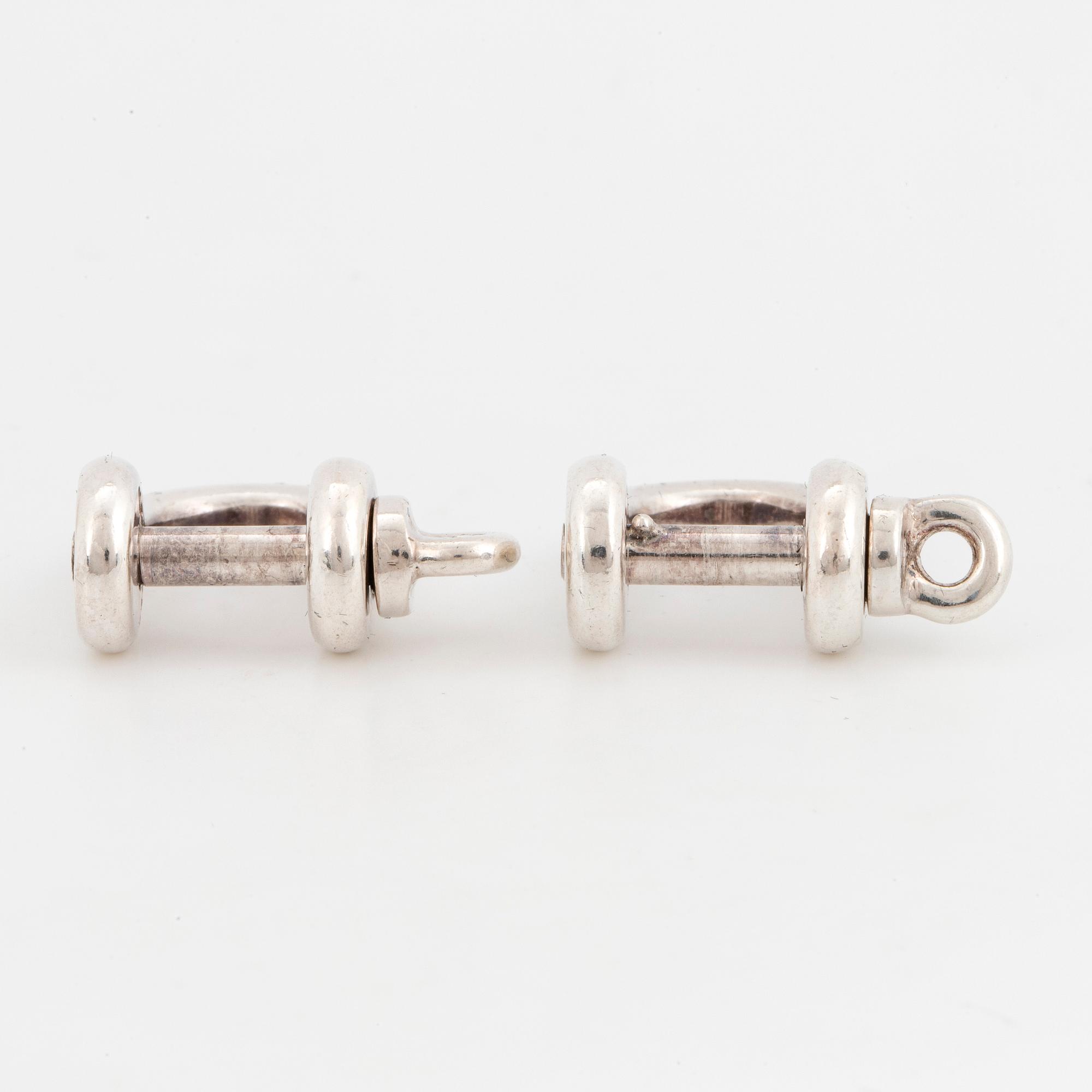 Ole Lynggaard a pair of silver cufflinks "Schackel".