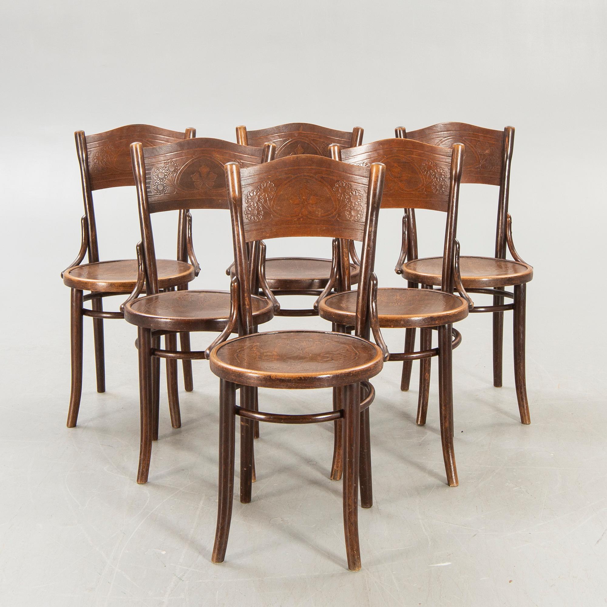 A set of six Thonet chairs first half of the 20th century.