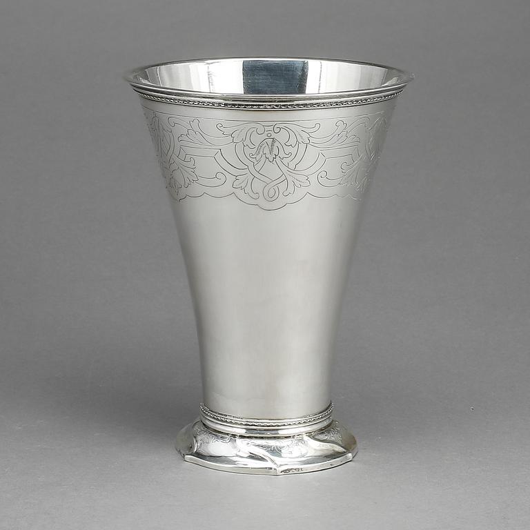 VAS, silver. Georg Jensen, Köpenhamn. Svenska importstämplar 1930. Vikt ca 472 gram.