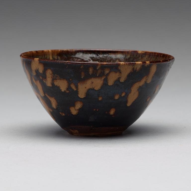 A Jizhou tortoiseshell-glazed bowl, Song dynasty (960-1279).