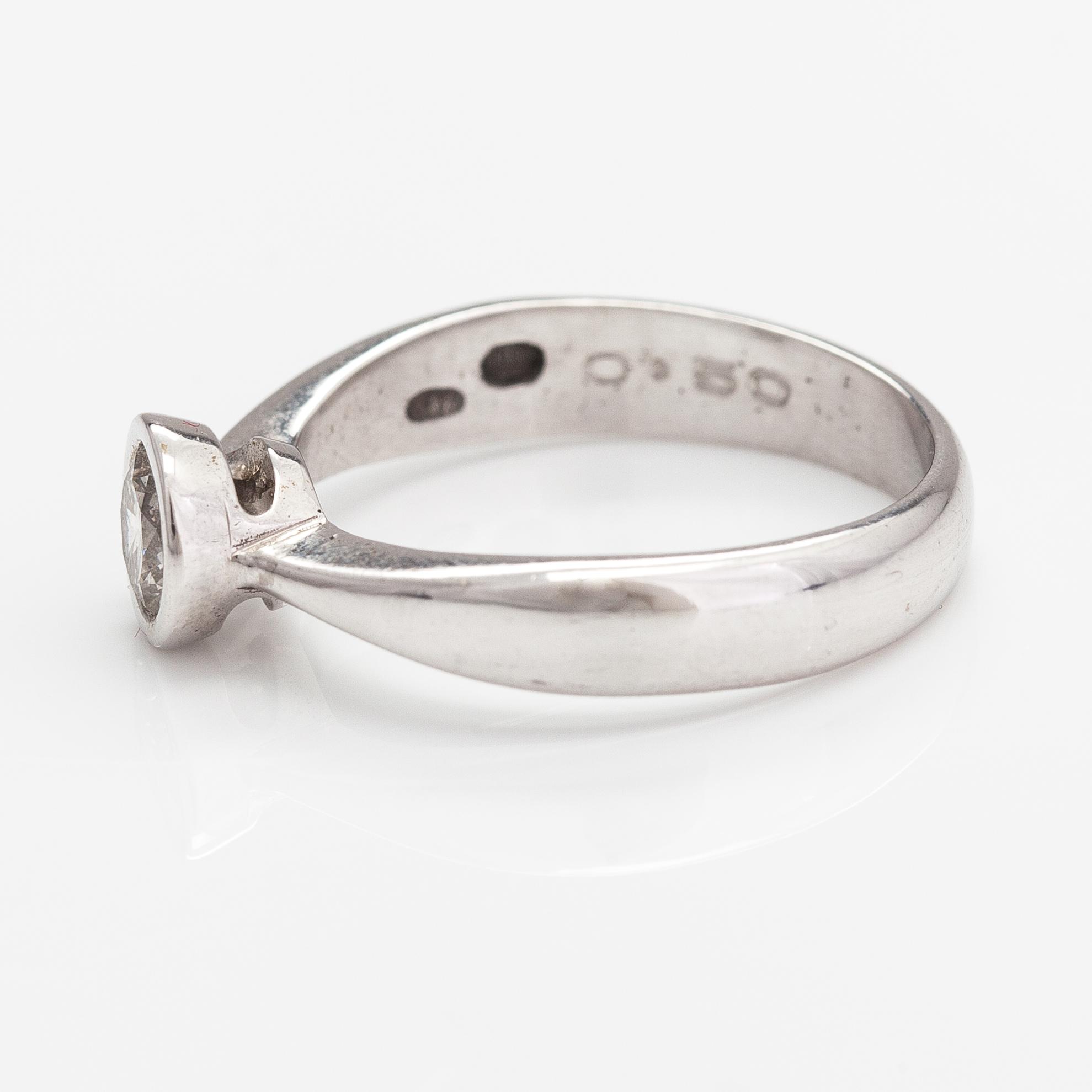 A 14K white gold ring with a ca. 0.50 ct diamond according to engraving.
