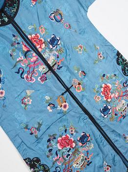 JACKA samt ROCK, broderat siden. Kina, 1900-talets första hälft.