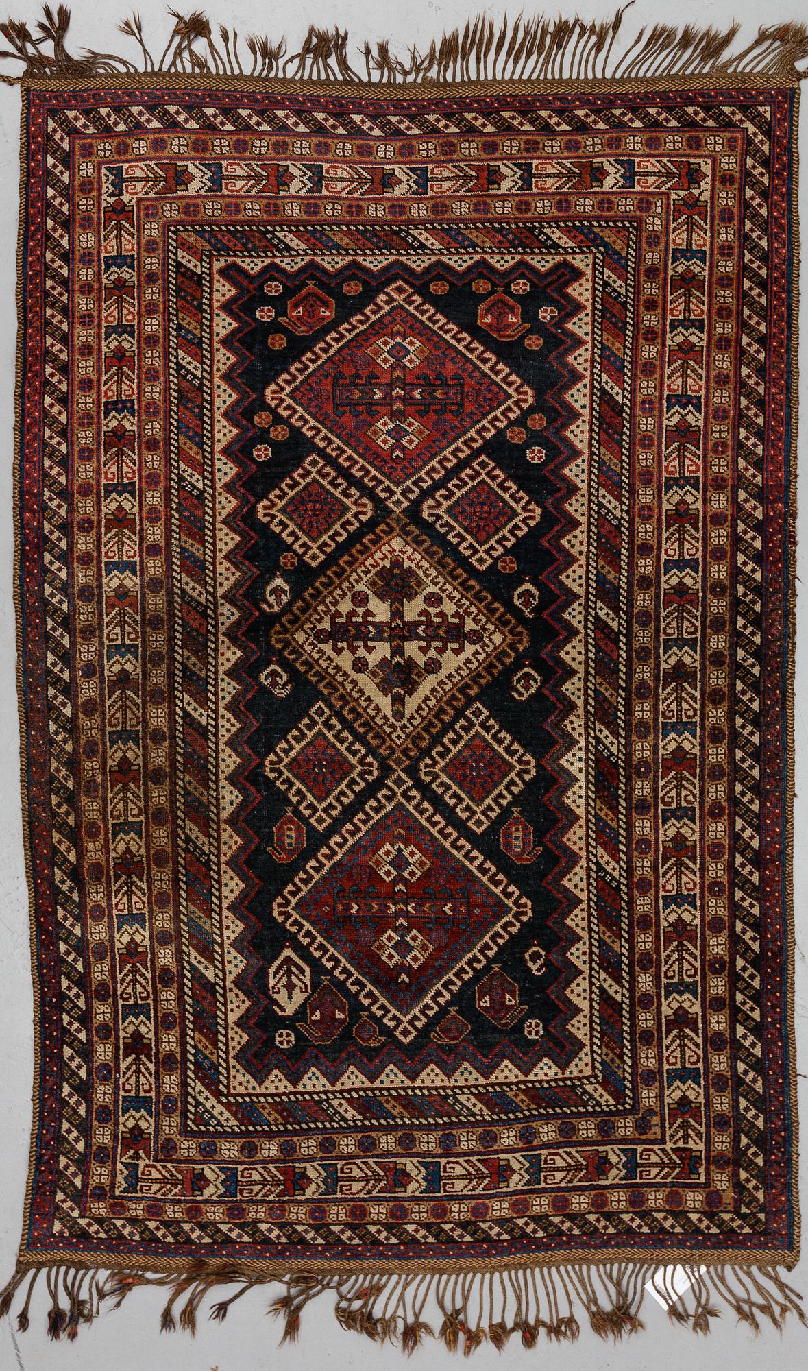 A CARPET, Shiraz/kashgai, ca 200 x 133 cm.