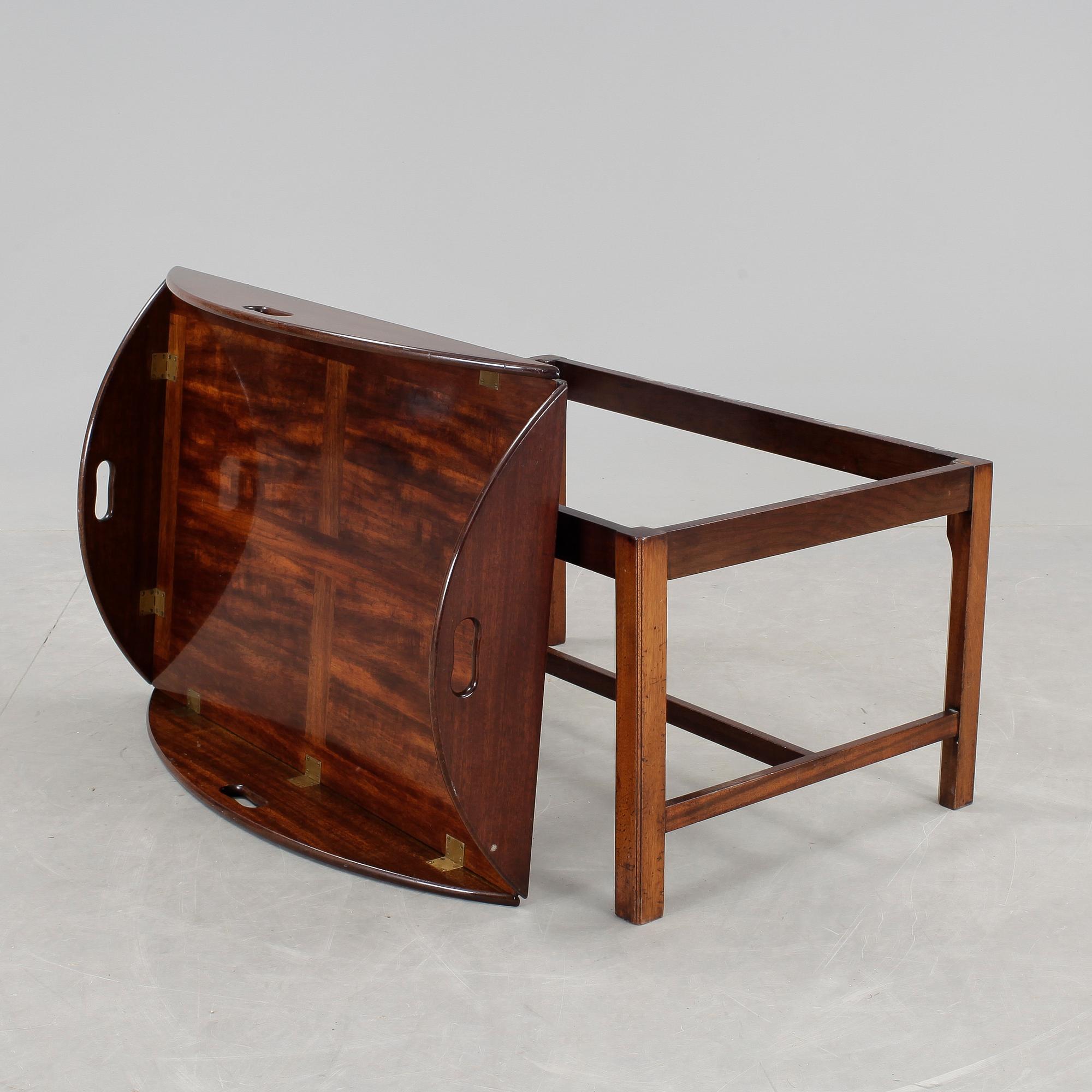 SOFFBORD, sk "Butlers tray" modell, engelsk stil, 1900-talets mitt.