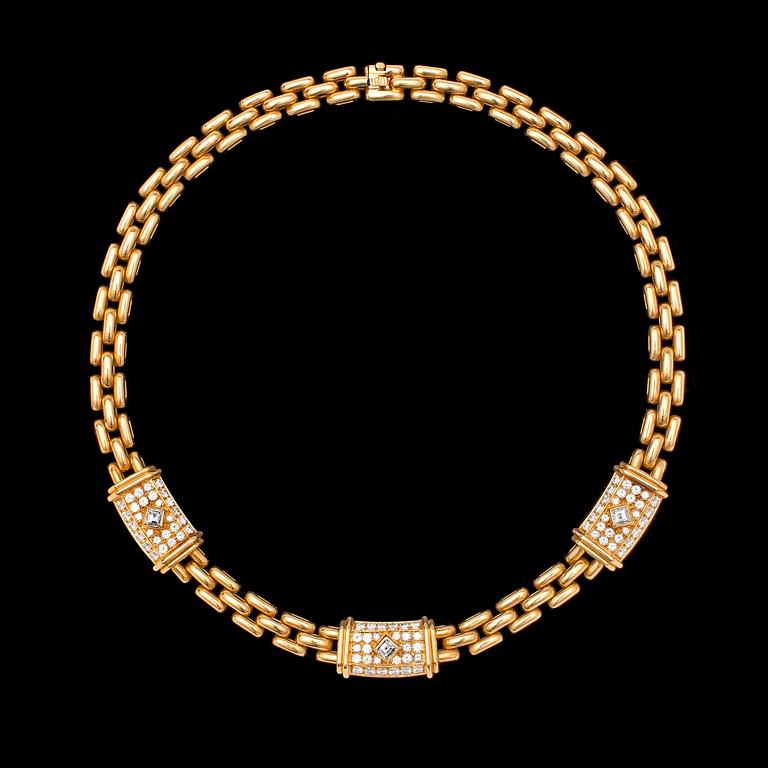 A Cartier gold and diamond necklace, tot. app. 5 cts.