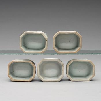 Five (2+2+1) blue and white salters, Qing dynasty, Qianlong (1736-95).