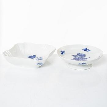 Royal Copenhagen, servisdelar, 67 delar, "Blå blomst", Danmark.