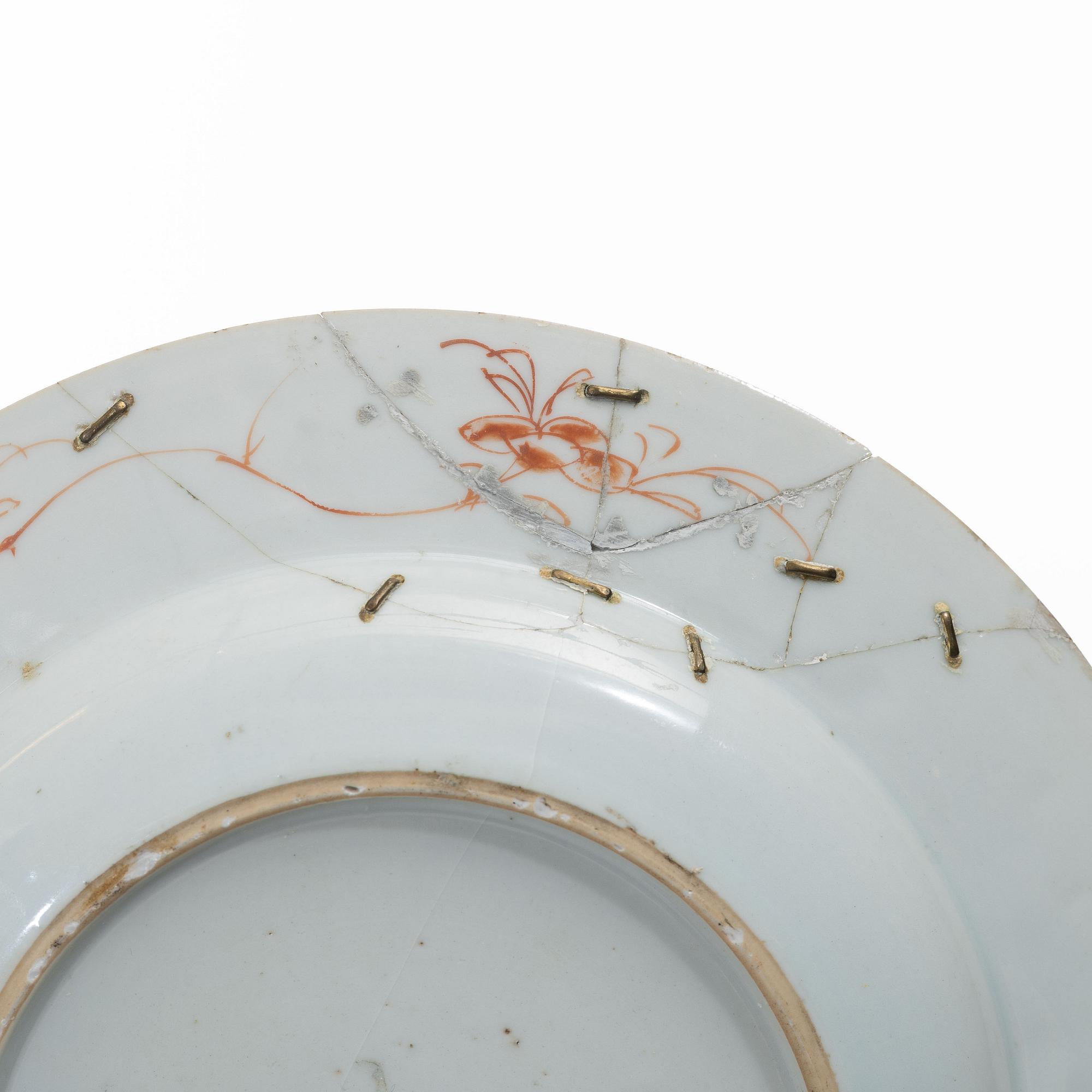 Tallrikar, fyra stycken, porslin, Kina, 1700-talets första hälft.