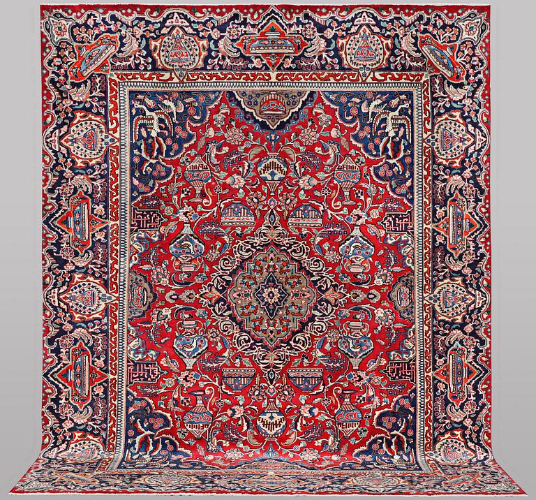 A carpet, Kashan, ca 388 x 290 cm.