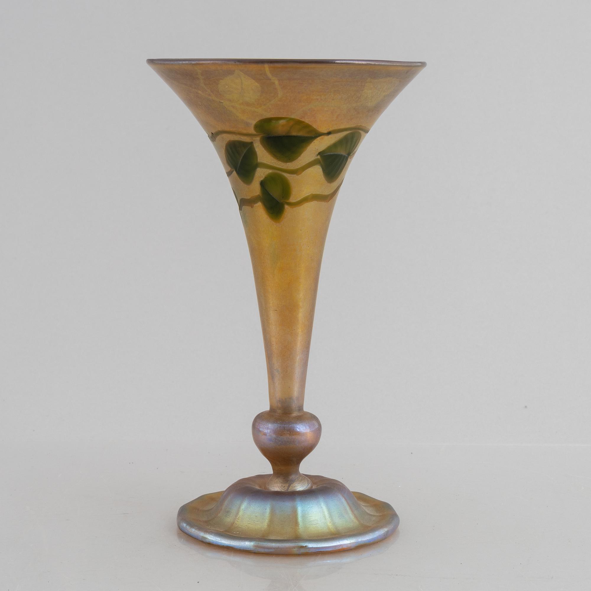 Louis Comfort Tiffany, vas, glas, "Favrile", USA, tidigt 1900-tal.