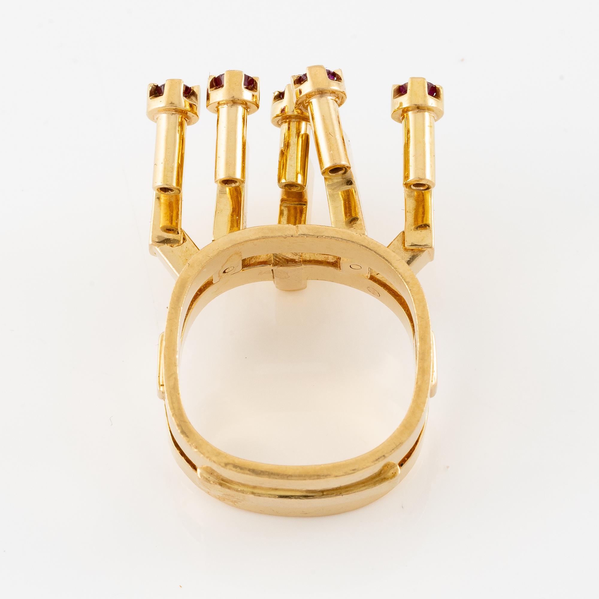 Jan Lundgren, ring 18k gold set with faceted rubies, Stockholm 1982.