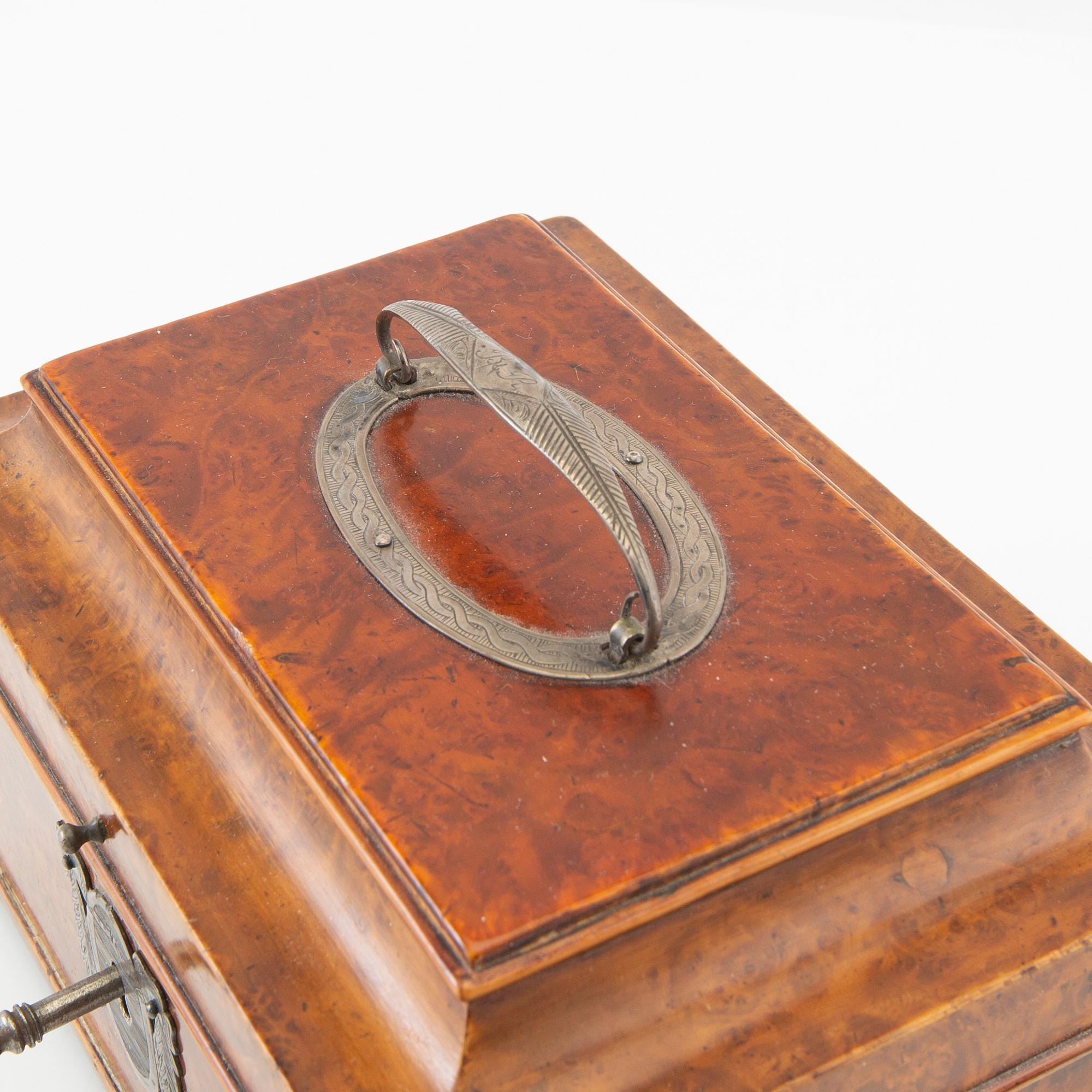 Box by Erik Malmberg (master in Köping 1789-1807) Late Gustavian.