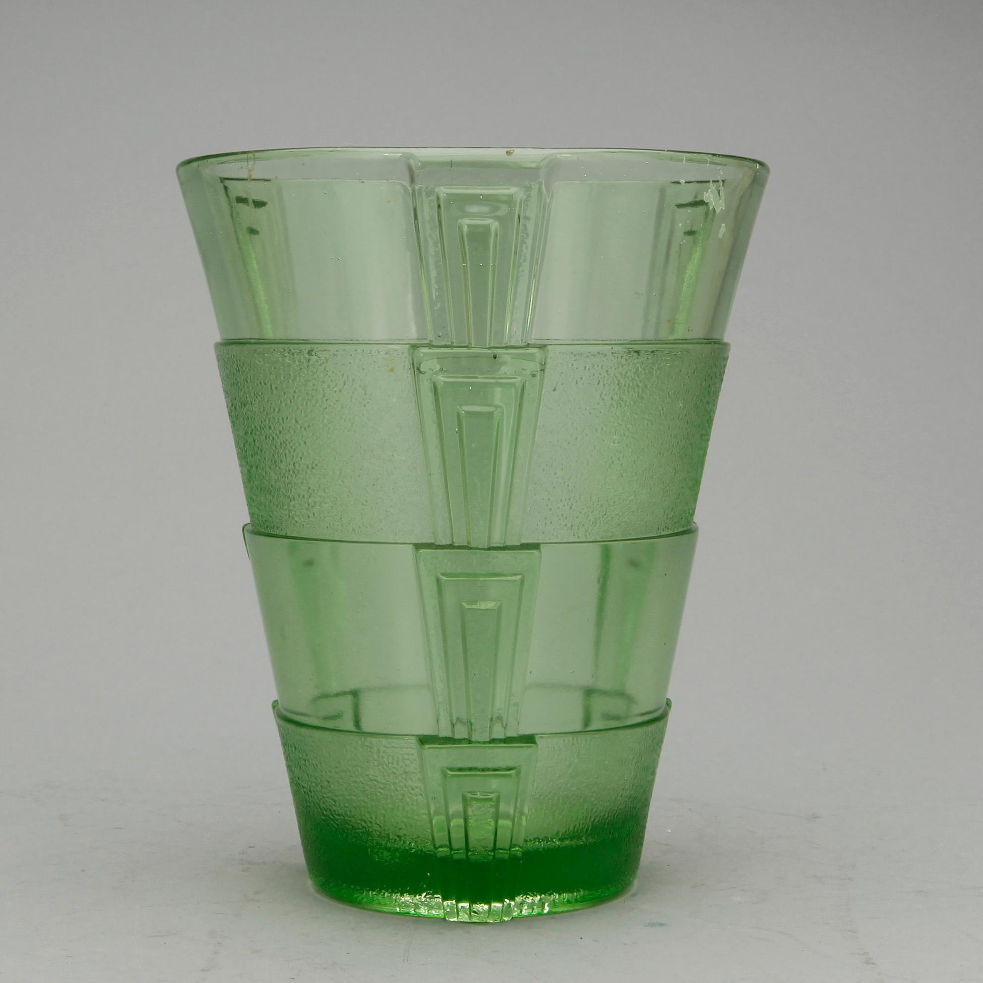 VAS, pressglas, art déco, Tjeckien.