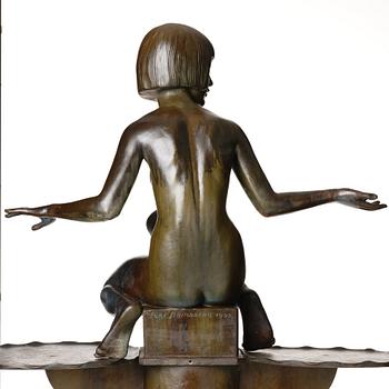 Tore Strindberg, "Flicka med fågelbad" (Girl with birdbath).