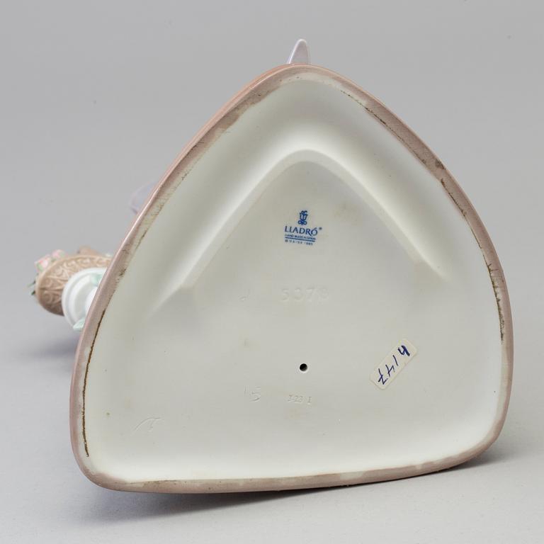 A Lladro porcelain figurine, 1980/90s.