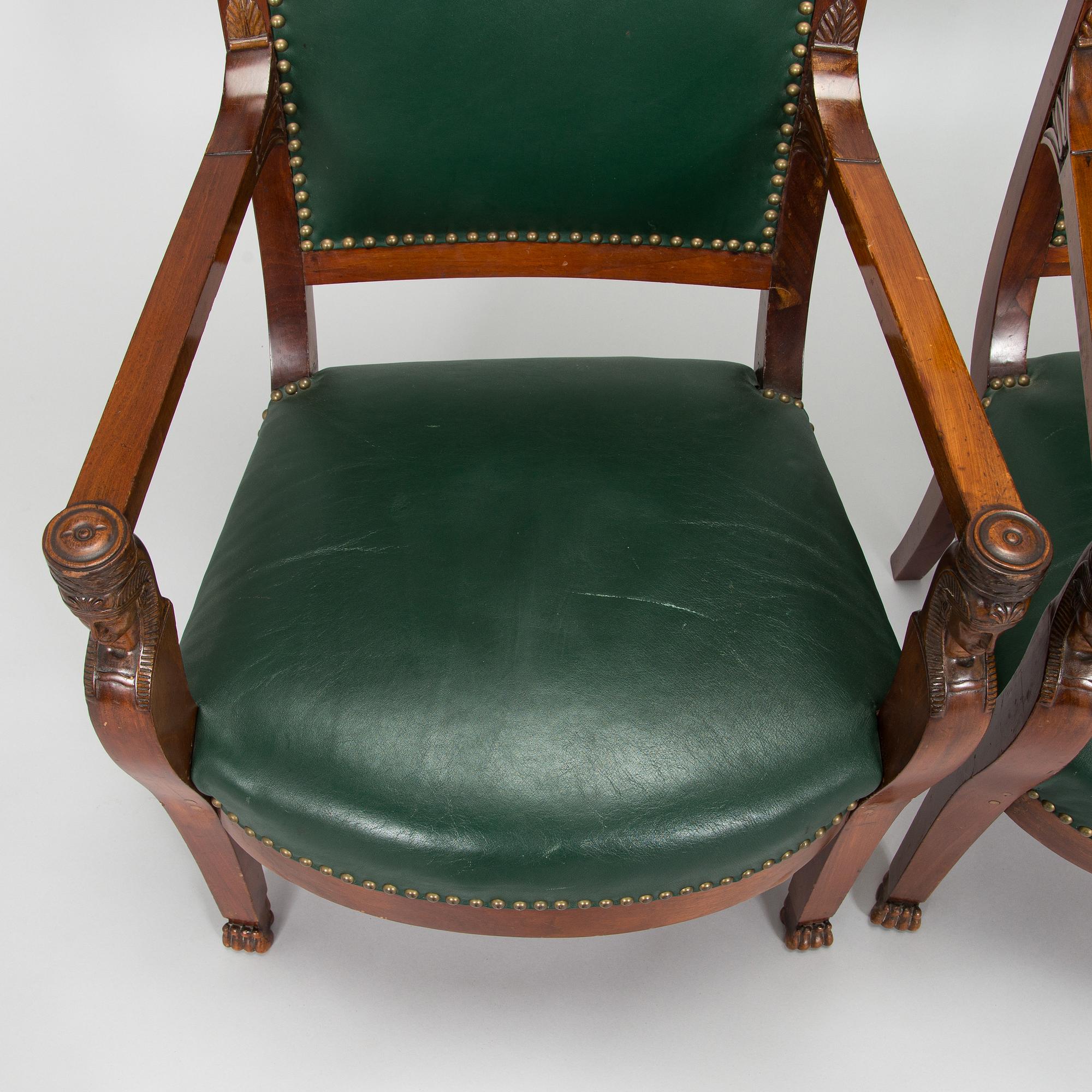 Karmstolar, ett par, empir, Frankrike kring 1810.