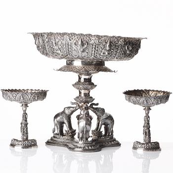 A three piece silver garniture, Thailand, circa 1900.