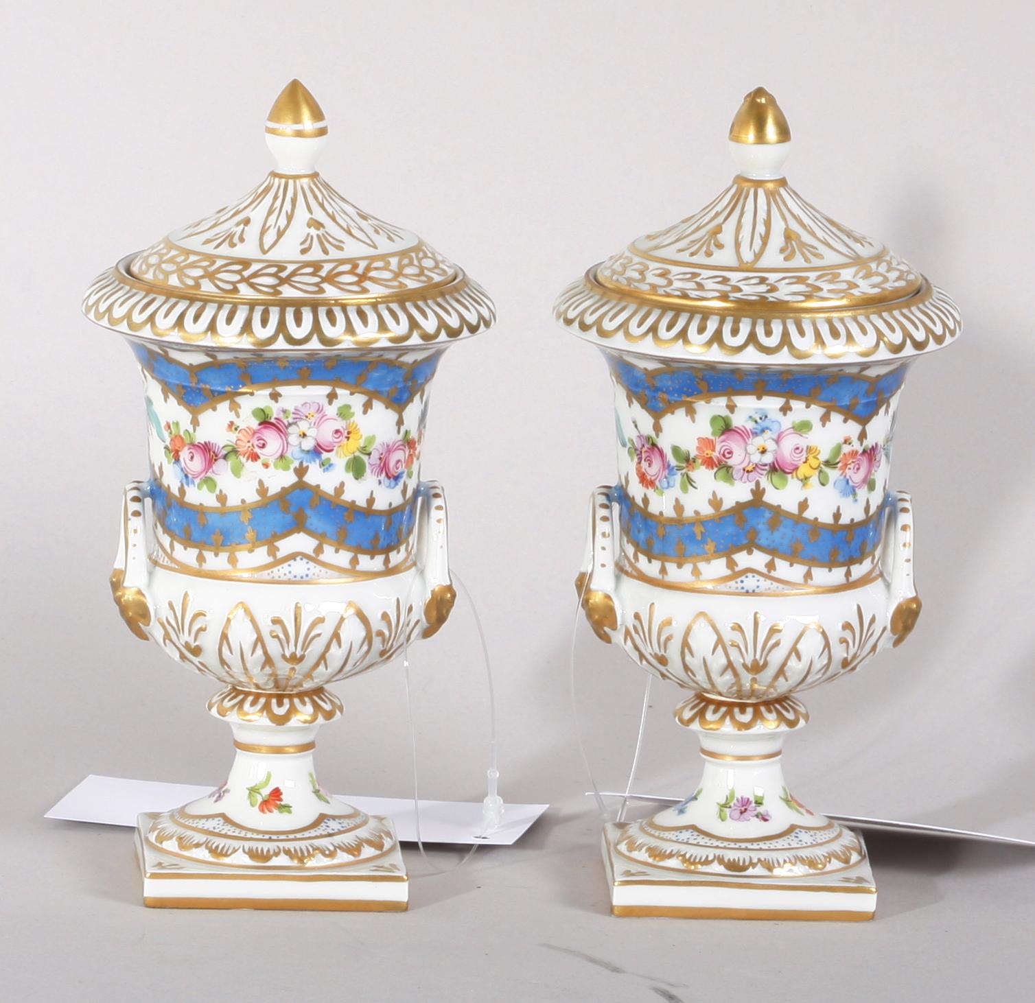LOCKURNOR, ett par, porslin, Dresden, Louis XVI-stil.