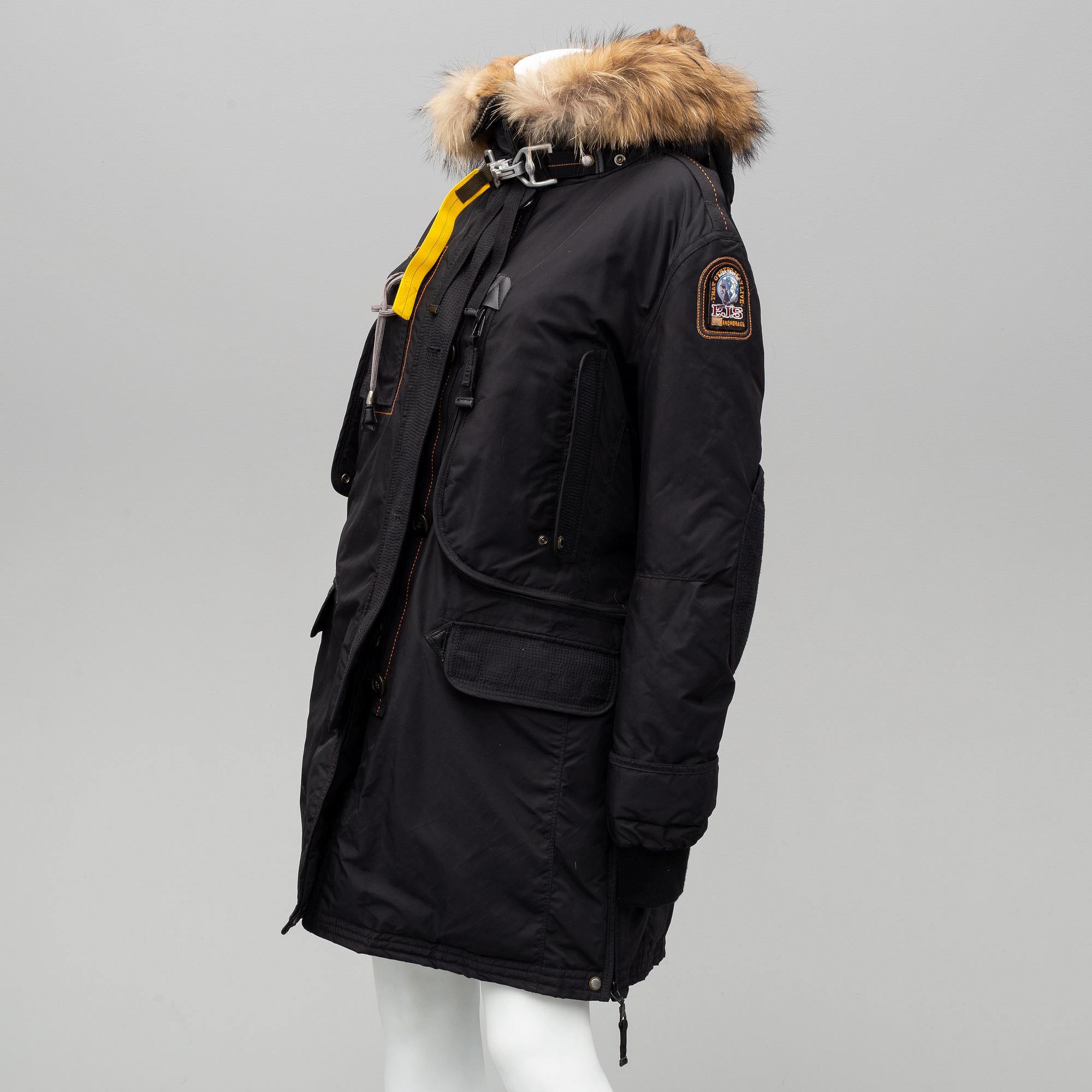 a Parajumpers W Kodiak parka, size XL.
