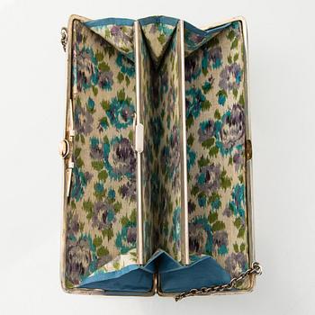 Iltalaukku, hopeaa. Suomen Kultaseppä Oy, Turku 1919.