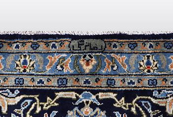A carpat, Kashan signed Reza Torshi, ca 370 x 250 cm.