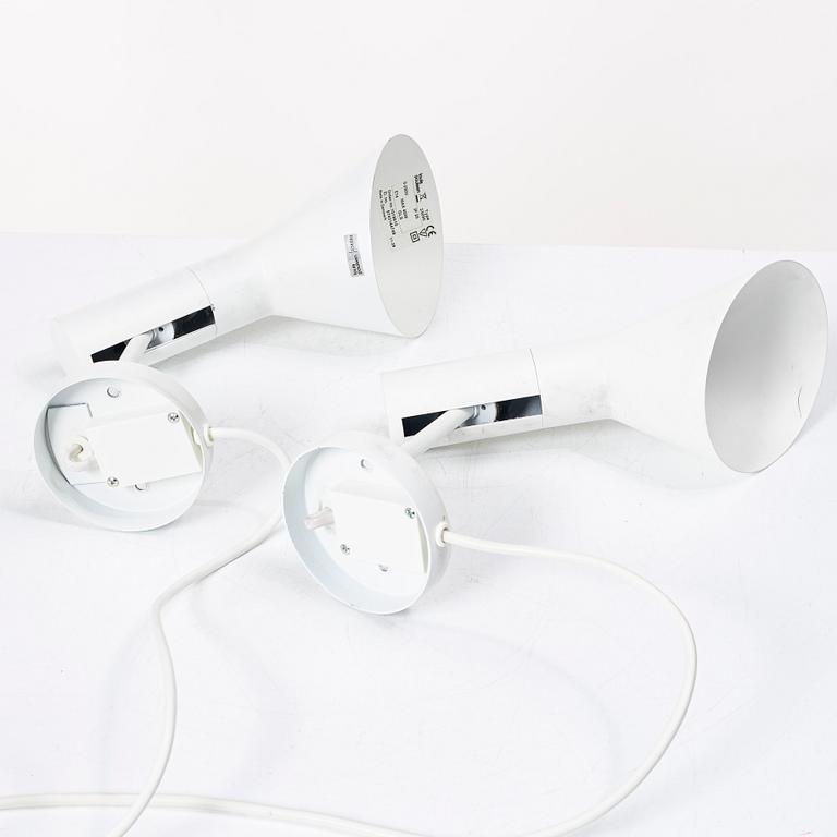 Arne Jacobsen, Wall lamps a pair model 33090 "AJ", Louis Poulsen.