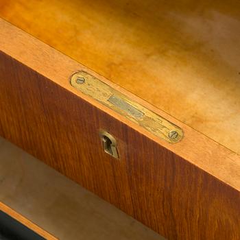 Skänk 1900-talets mitt.