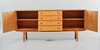 SIDEBOARD, 1900-talets tredje kvartal.