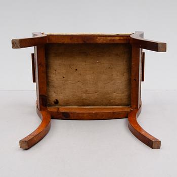 TABURETT, Karl Johan, 1800-talets mitt.