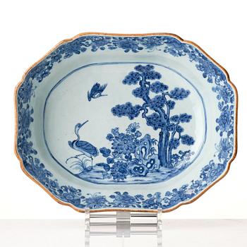 Saladierer, ett par, kompaniporslin. Qingdynastin, Qianlong (1736-95).