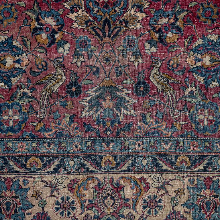 A CARPET, semi-antique Esfahan/Tehran, probably, ca 317,5 x 203,5 - 205 cm.
