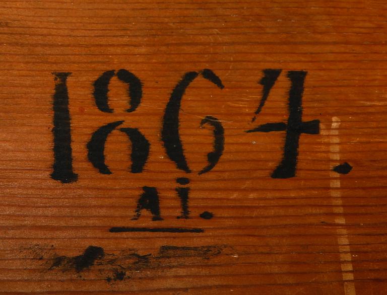 VÄGGSKÅP, 1900-talets första hälft.