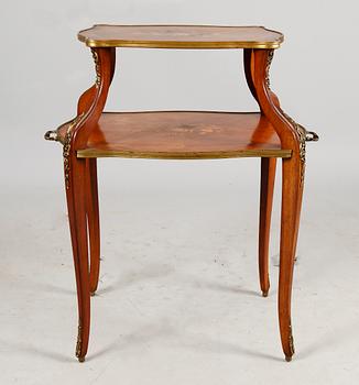 ETAGEBORD, fransk rokokostil, 1900-talets första hälft.