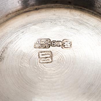 Bägare och saltkar med sked, silver, Ryssland.